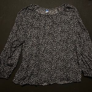 Old navy black/white flower print blouse size large